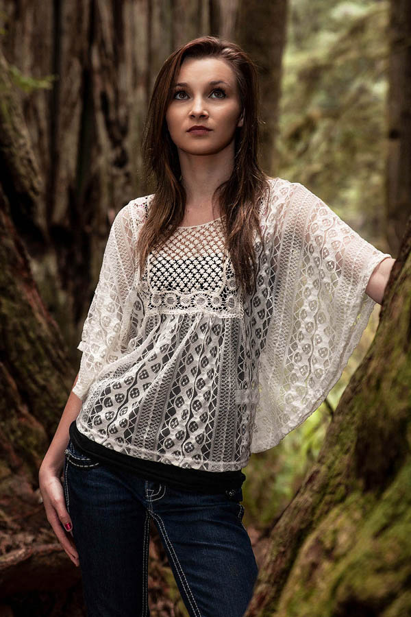 senior portrait with oregon photographer in forest